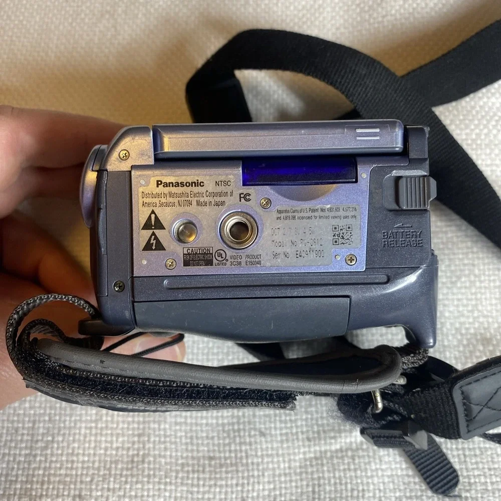 Panasonic PV-GS12 Mini DV Hybrid Camcorder No Battery/Charger- For Parts-Tested